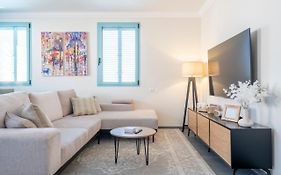 Midrahov Luxury Apartment